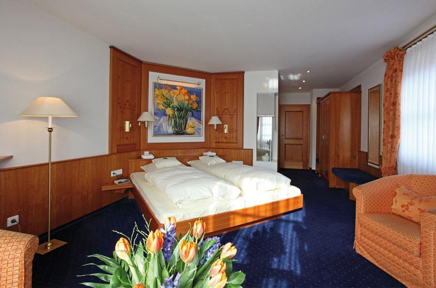 Hotel-Restaurant Adler Lahr  Exteriör bild